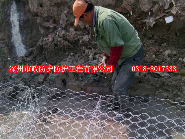 格賓網(wǎng)洪河堤整治在瀼渡河，質(zhì)量保十年